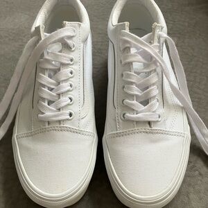 Vans platform shoe